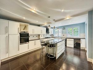 Dining Kitchen - click for photo gallery